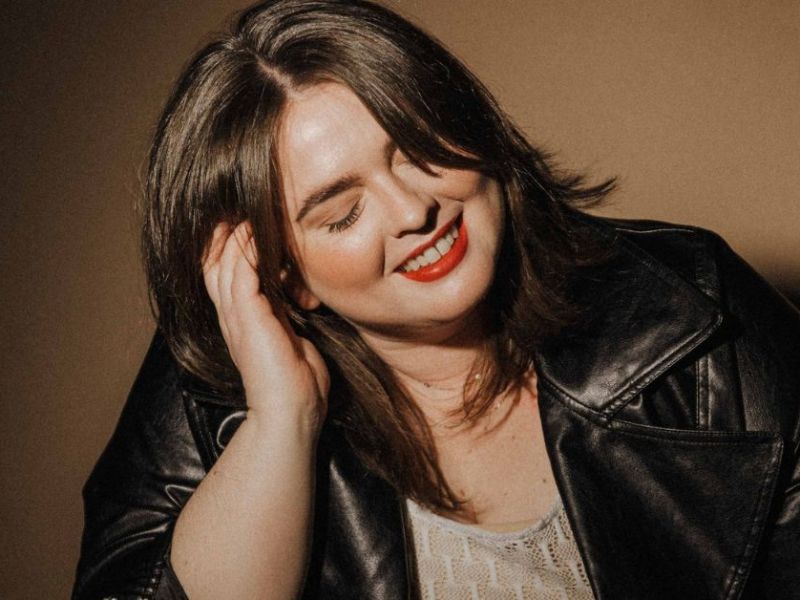 under my hands – meredith&nbsp;rounsley